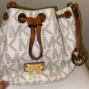 Michael kors crossbody purse